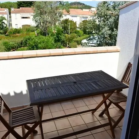 T2 Mezzanine, 4 Pers, Terrasse Et Parking, Proche Plage -ref Ag 268 *