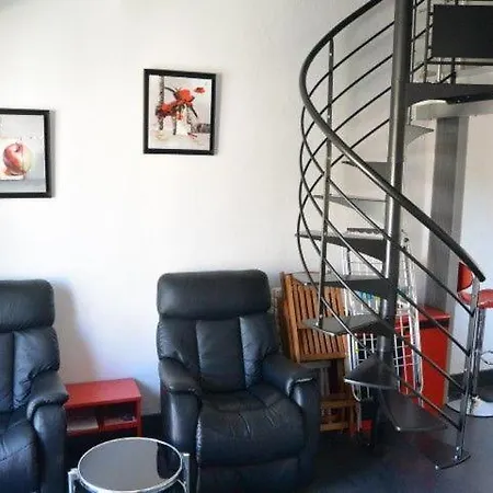T2 Mezzanine, 4 Pers, Terrasse Et Parking, Proche Plage -ref Ag 268 Appartement *