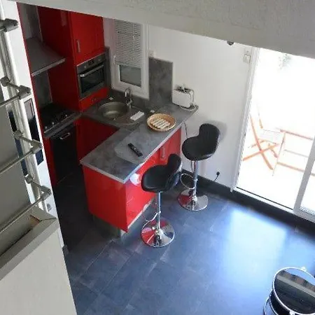 Appartement T2 Mezzanine, 4 Pers, Terrasse Et Parking, Proche Plage -ref Ag 268 Agde