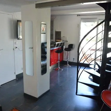 T2 Mezzanine, 4 Pers, Terrasse Et Parking, Proche Plage -ref Ag 268 *
